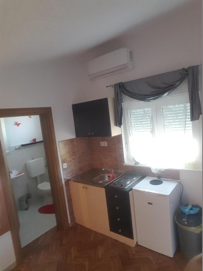 Apartments Megi Biograd Na Moru Buitenkant foto